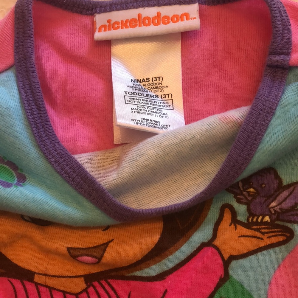 2 pajama sets - Picture 3 of 5
